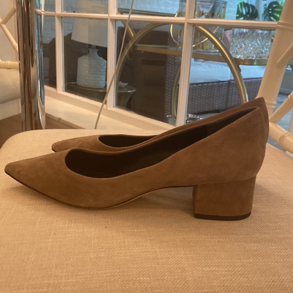 Via Spiga Pointed Toe Block Heels Suede Taupe SIZE 9 - Picture 2 of 3